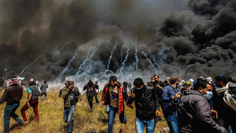 Κηδεύουν τους νεκρούς τους στην Παλαιστίνη